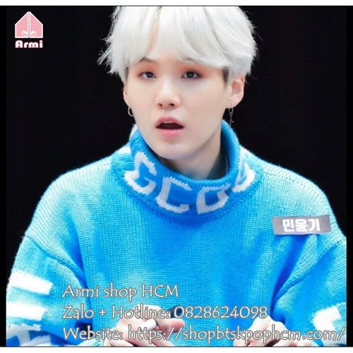 Áo len Suga BTS mặc màu xanh